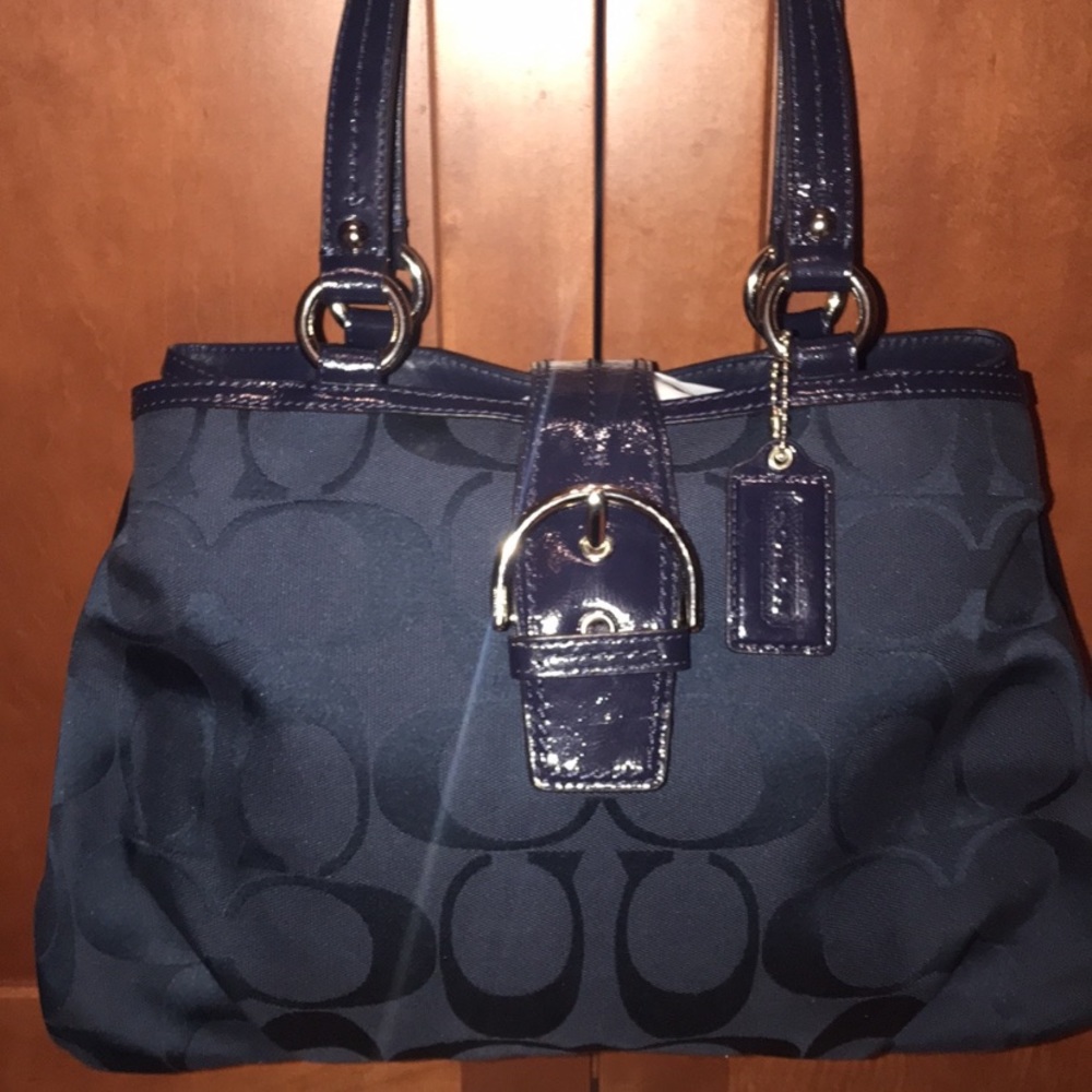 Coach purse with dust bag